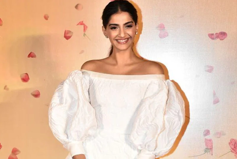 Sonam Kapoor wears her heart on her Sleeve!